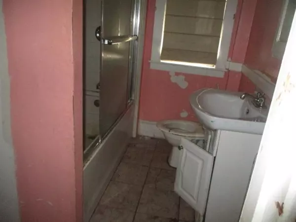 Milford, MA 01757,28 Parker Hill Ave