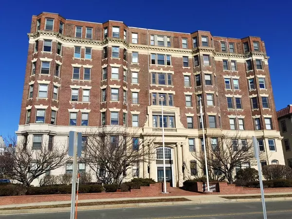 285 Lynn Shore Dr #105, Lynn, MA 01902