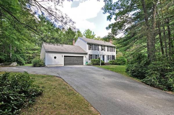 11 Country Ln, Oxford, MA 01540