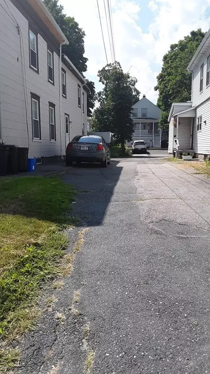 Milford, MA 01757,40 Pearl St