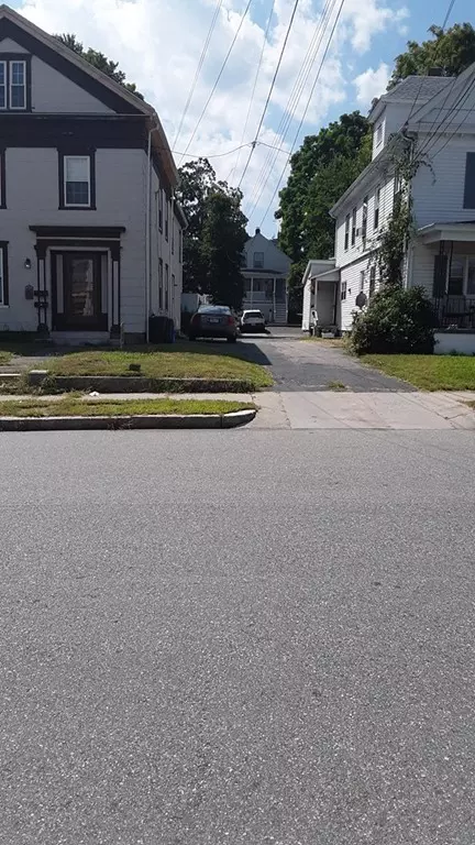 Milford, MA 01757,40 Pearl St