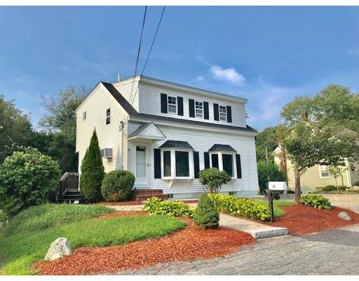 18 Picadilly St, Upton, MA 01568