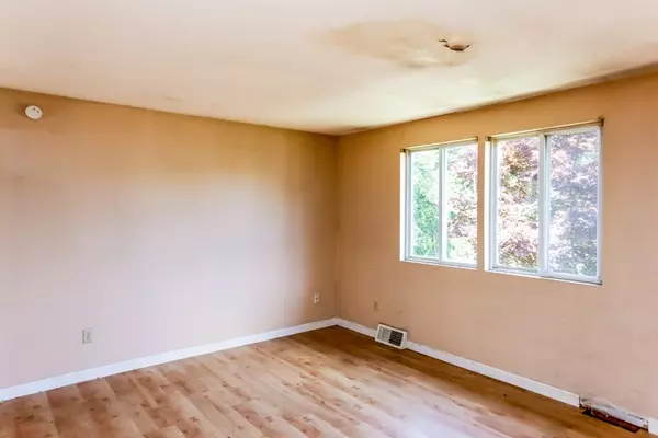 West Warwick, RI 02893,2 Legend Way