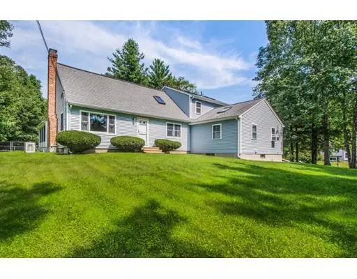 3 Ponnakin Hill Rd,  Charlton,  MA 01507