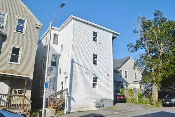 19 Vinson St, Worcester, MA 01605