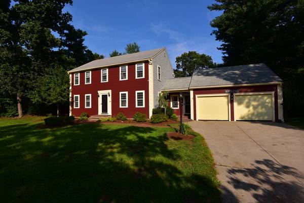 49 Mayflower Rd, Hanson, MA 02341