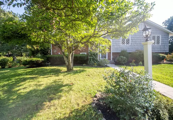 38 Chatham Rd, Norwood, MA 02062