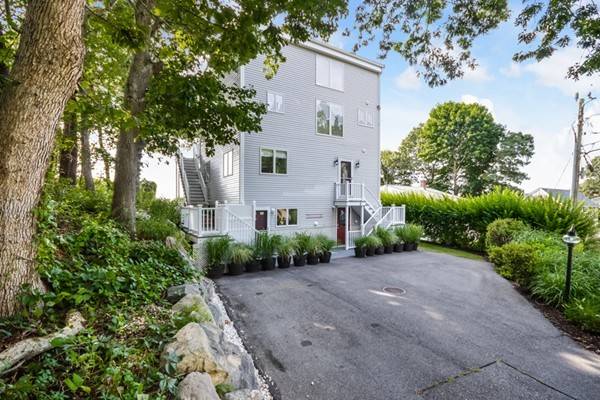 Plymouth, MA 02360,8 Wamsutta Ave
