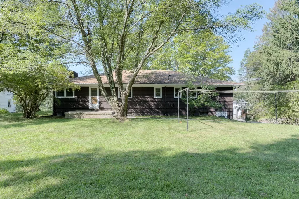 Palmer, MA 01069,121 River St