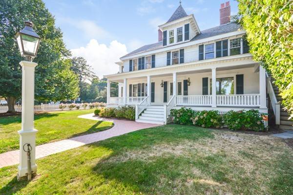 Falmouth, MA 02540,40 Main Street #2