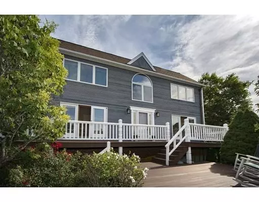 25 Peggotty Beach Rd, Scituate, MA 02066