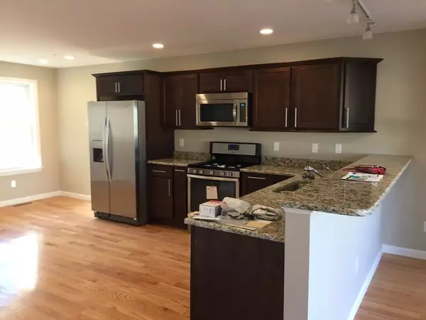 Agawam, MA 01001,3F Mapleview Lane #3F