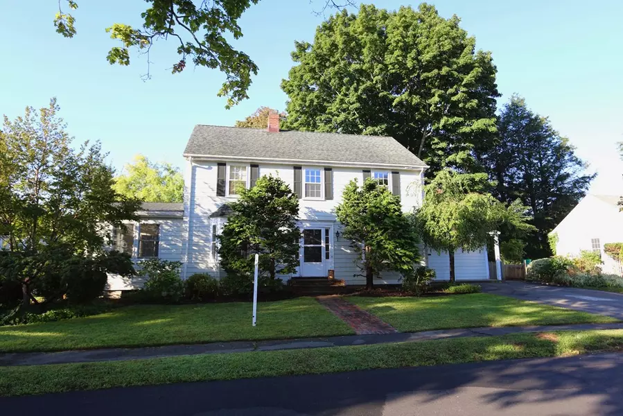 11 Leicester Rd, Marblehead, MA 01945