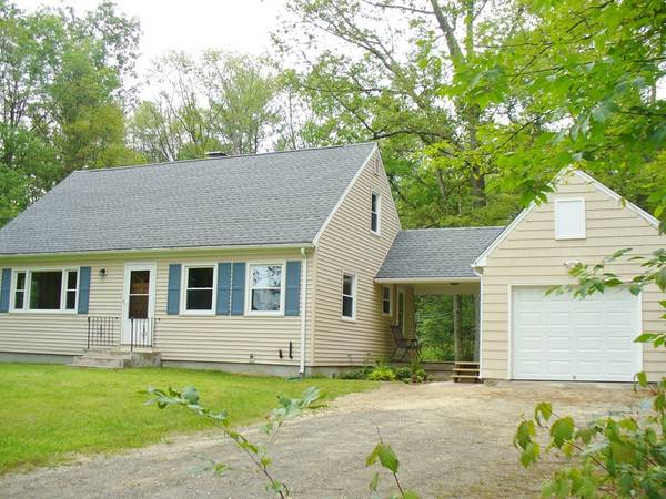 208 North St, Belchertown, MA 01007