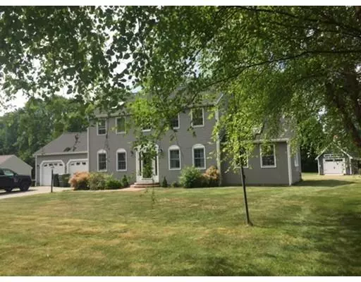 21 Camelot Cir, Dudley, MA 01571