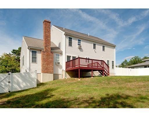 Webster, MA 01570,22 Blueberry Way
