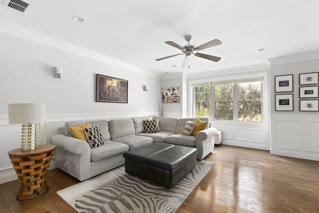 24 Hawthorne St #1, Boston, MA 02119