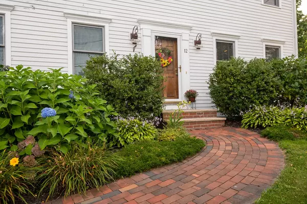 Amesbury, MA 01913,12 Merrill Avenue