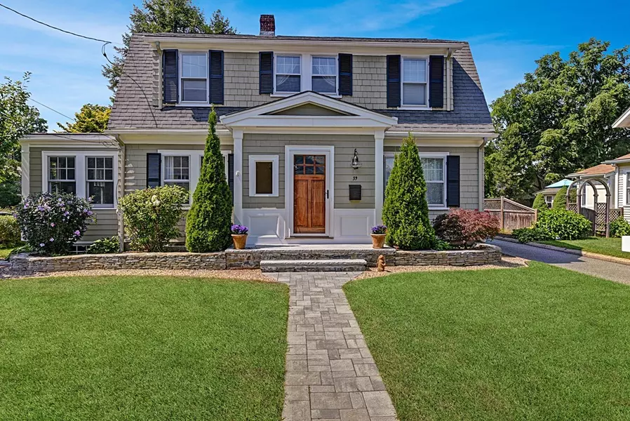 39 Stevens Road, Needham, MA 02492