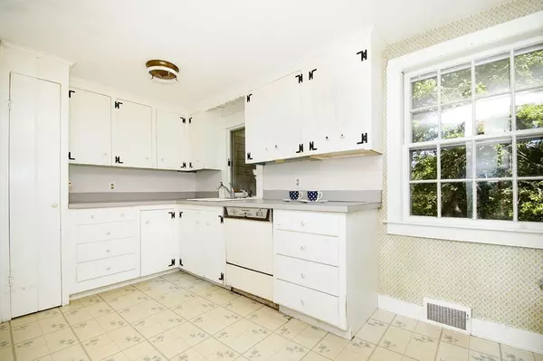 Chatham, MA 02650,64 Meadowbrook Rd