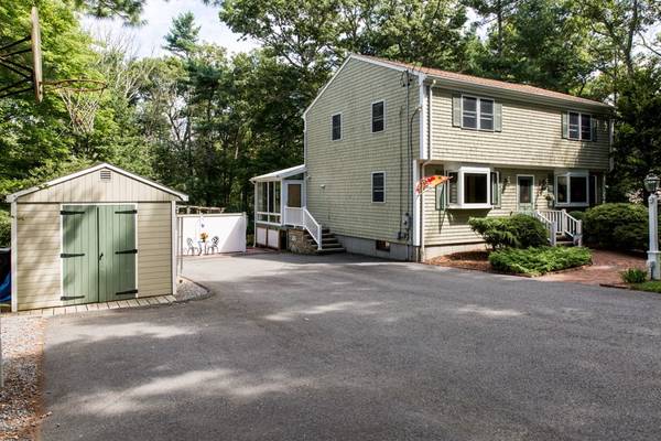 Dartmouth, MA 02747,169 Highland Ave