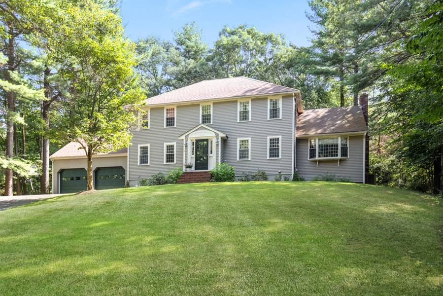 4 Old County Rd, Hingham, MA 02043