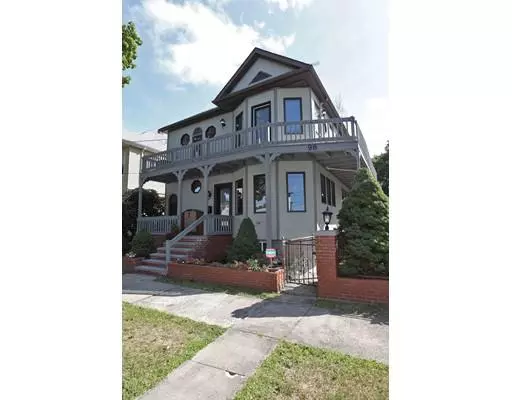 98 Lafayette St, New Bedford, MA 02745