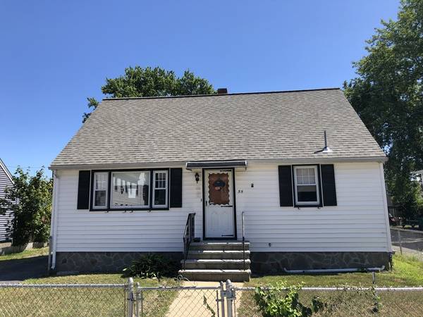 55 Saratoga St, Lowell, MA 01852