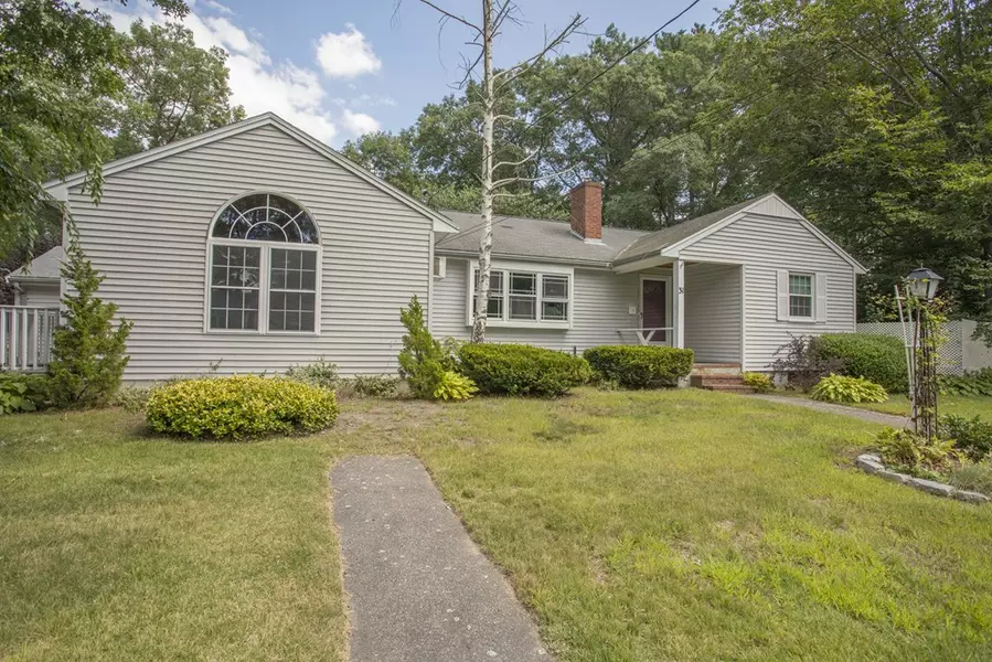 31 Sherwood Circle, East Bridgewater, MA 02333