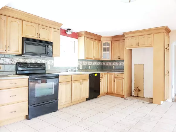 Westford, MA 01886,19 Moore Rd