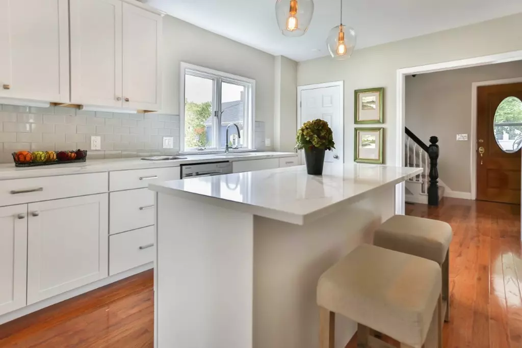 Whitman, MA 02382,34 Martin St