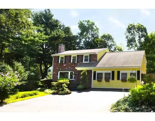 190 Parish Rd, Needham, MA 02494