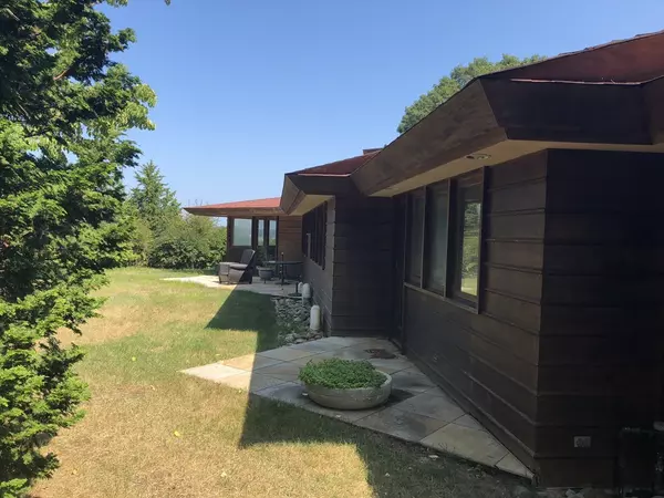 Chatham, MA 02633,150 Arbutus Trl