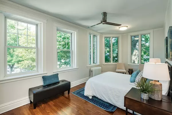 Brookline, MA 02446,166 Fuller St #3