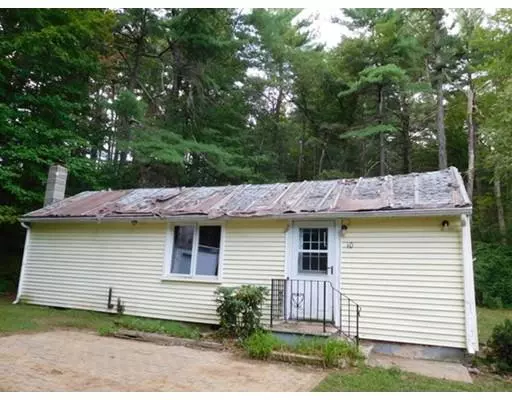 10 Davis Road, Holland, MA 01521