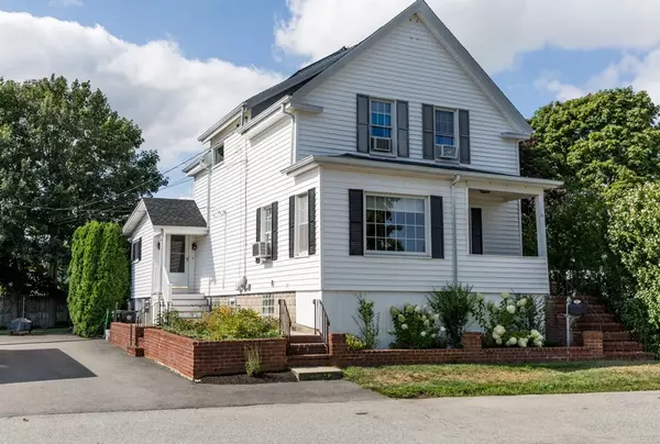 21 Greendale St, Dartmouth, MA 02748