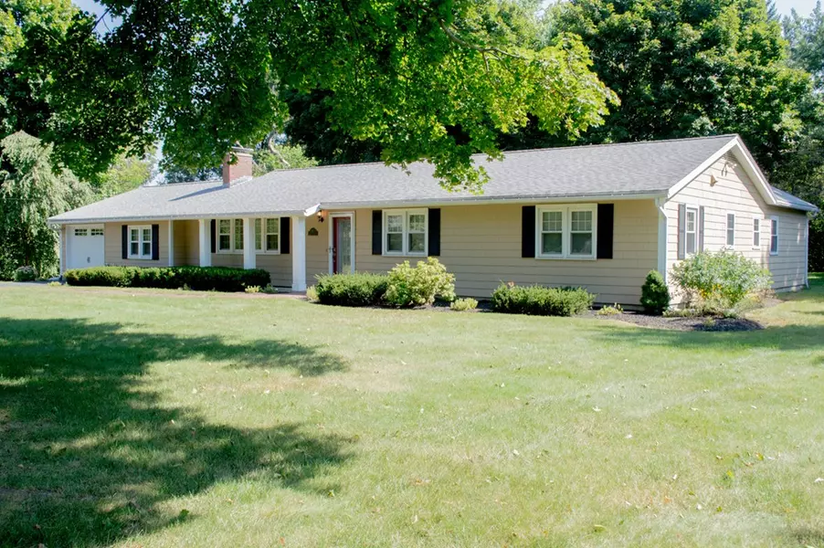 143 Lovejoy Rd, Andover, MA 01810