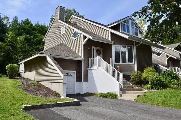 Southwick, MA 01077,61 S View Dr #61