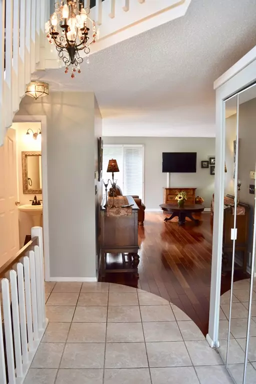 Southwick, MA 01077,61 S View Dr #61