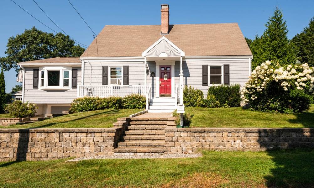 8 Davis Road, Beverly, MA 01915