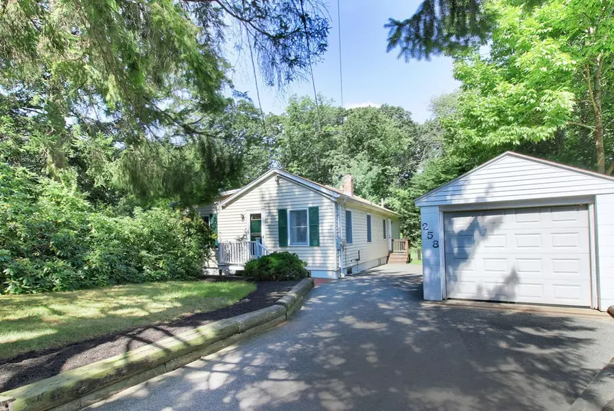 258 Sprague St, Dedham, MA 02026