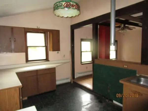 Middleboro, MA 02346,571 Wareham St