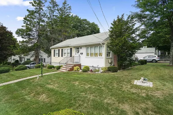 28 Edwards Rd, Braintree, MA 02184