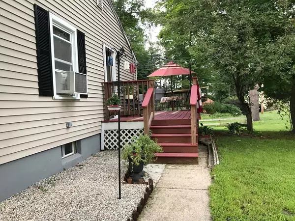 Palmer, MA 01080,5 Linda St