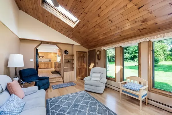 Chelmsford, MA 01824,8 Gail St