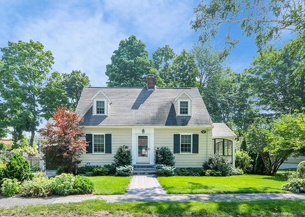 76 Maple Pl, Dedham, MA 02026