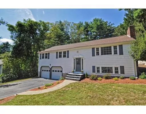 63 Blacksmith Dr, Medfield, MA 02052