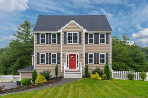 5 Split Rail Lane, Halifax, MA 02338