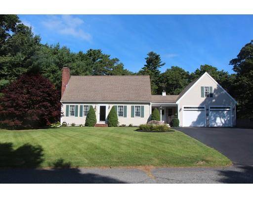 28 Pryer Dr, Bourne, MA 02559