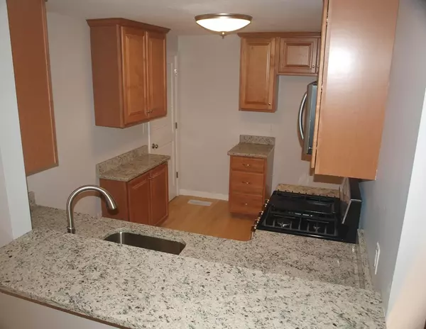 Chelmsford, MA 01863,41 Kennedy Dr #41